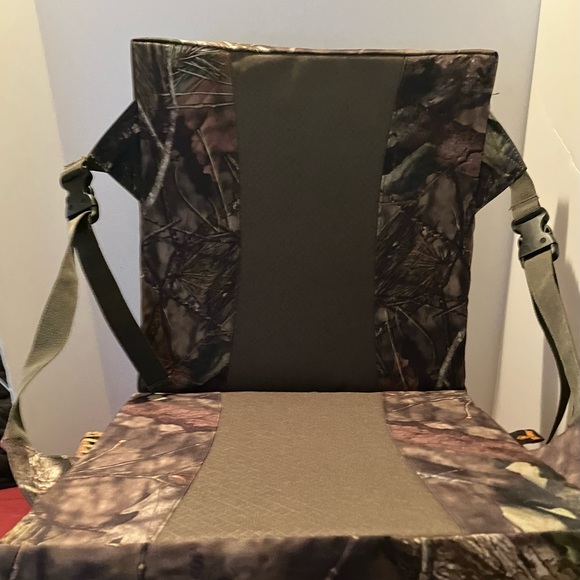SET OF GAME WINNER NETTING AND FOLDING HUNTING SEAT - Picture 2 of 8